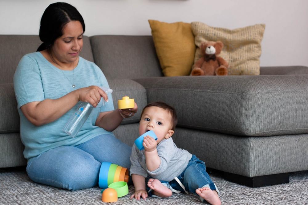 Nước HOCL khử khuẩn khử trùng đồ chơi, vật dụng cho bé